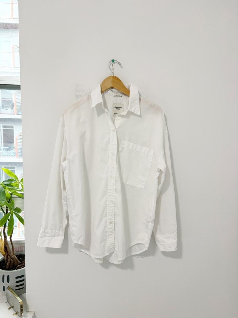 Abercrombie & Fitch White Oversized Long Sleeve Button Up Top Size Small